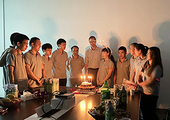  Суперпак Отдел персонала провел день рождения для сотрудников, которые имели их День рождения в апреле